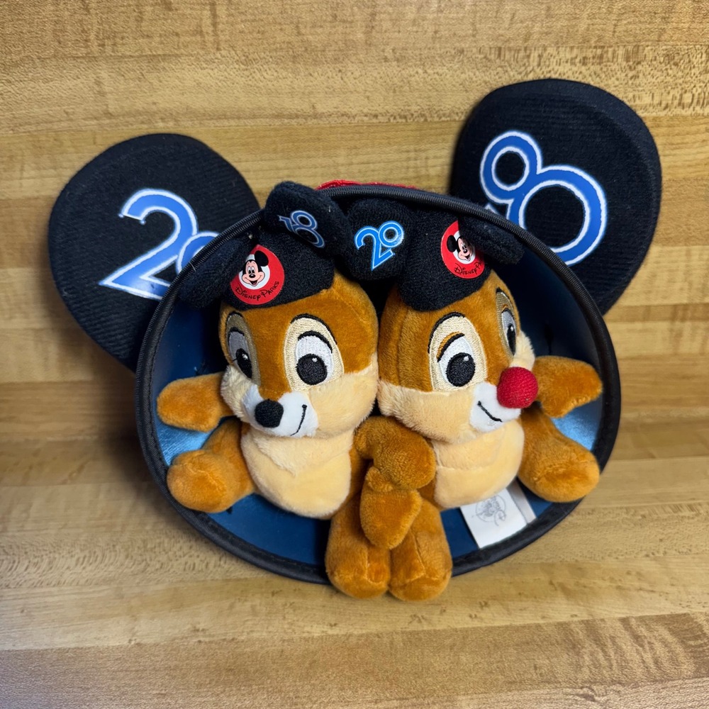 Disney Parks 2018 Chip 'n Dale Graduation Plush Set‎ in Mickey Ear Hat Case
